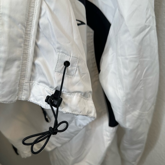 Brooks Windbreaker Athletic Jacket Full zip colors black and white Sz large - Picture 8 of 9
